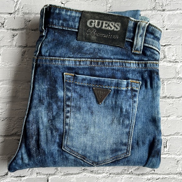 GUESS | Premium denim skinny jeans in bleached acid wash - Picture 3 of 8